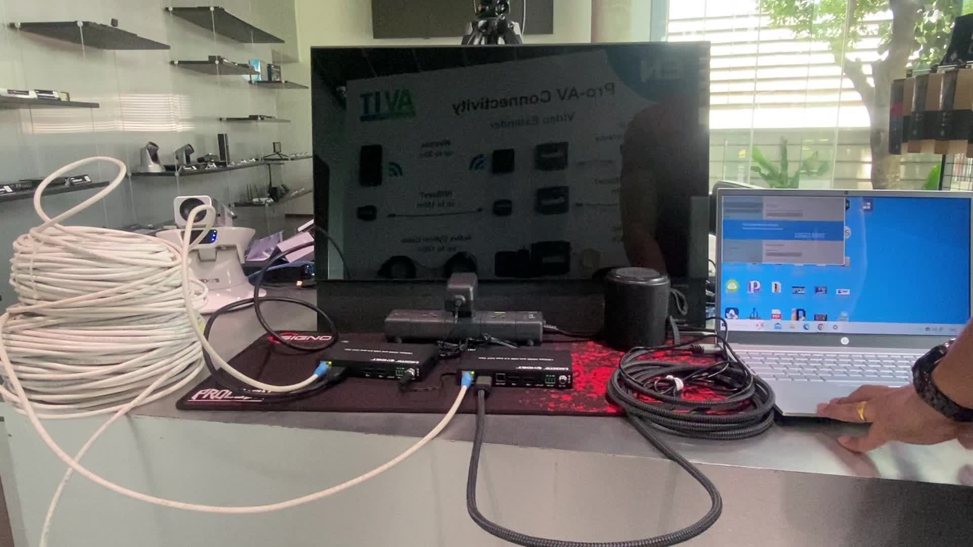 HDP-EHB70U3K : 18Gbps HDBaset 3.0 Extender 70m with USB 2.0