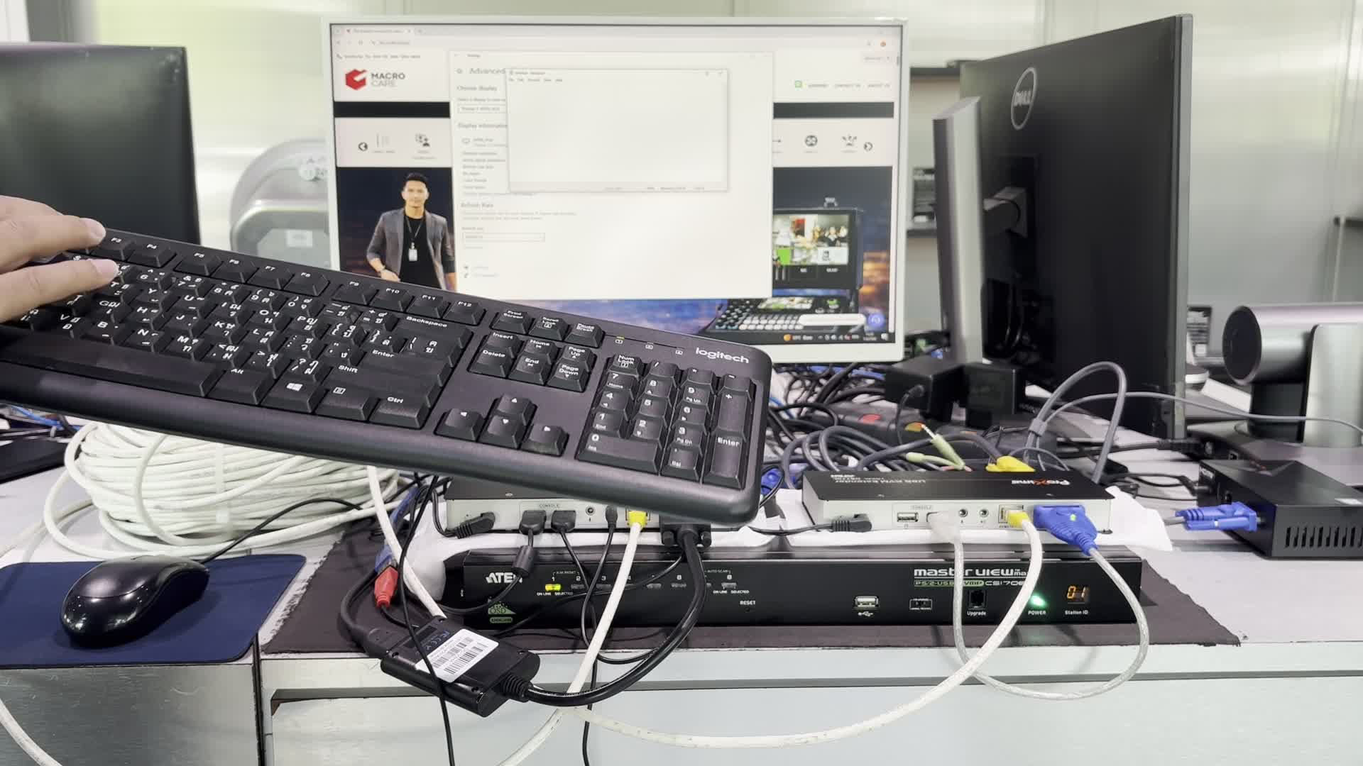 CS1708A+CE770+2A-130G+OC-V2HA : ทดสอบต่อขยายคอนโทรลและแปลงเป็นHDMI(1920x1200@60Hz)